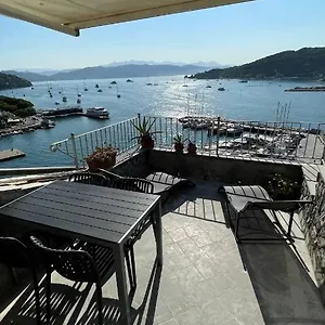  Apartment Seafront Rooftop Flat W/ Terrace